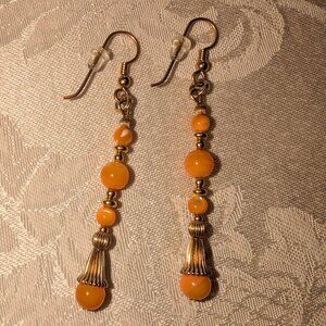 NWOT peach-colored moonstone earrings